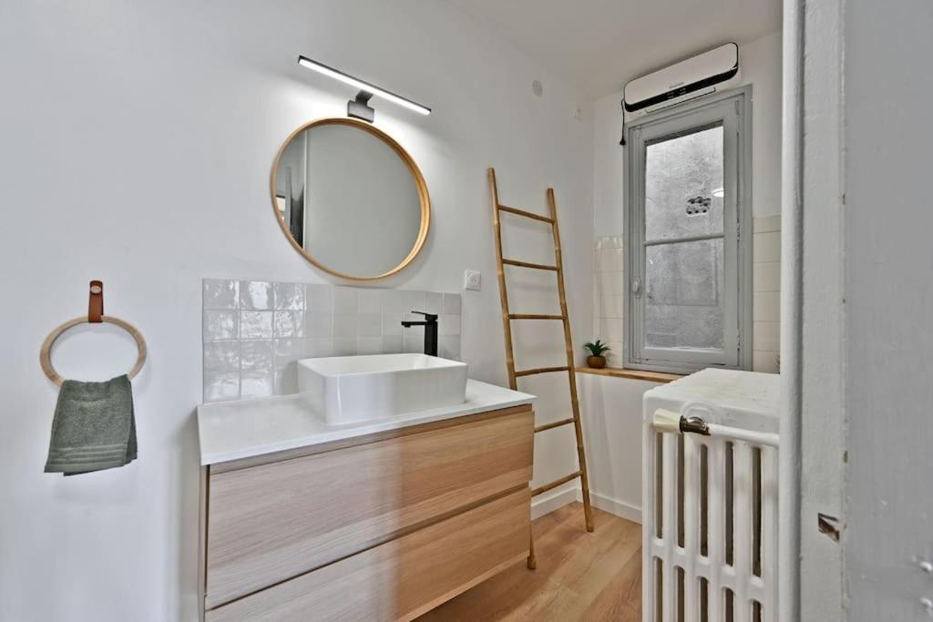 Au Coeur Des Platanes - Parking Gratuit Sous-Terrain - Clim - Balcon Apartamento Avinhão Exterior foto