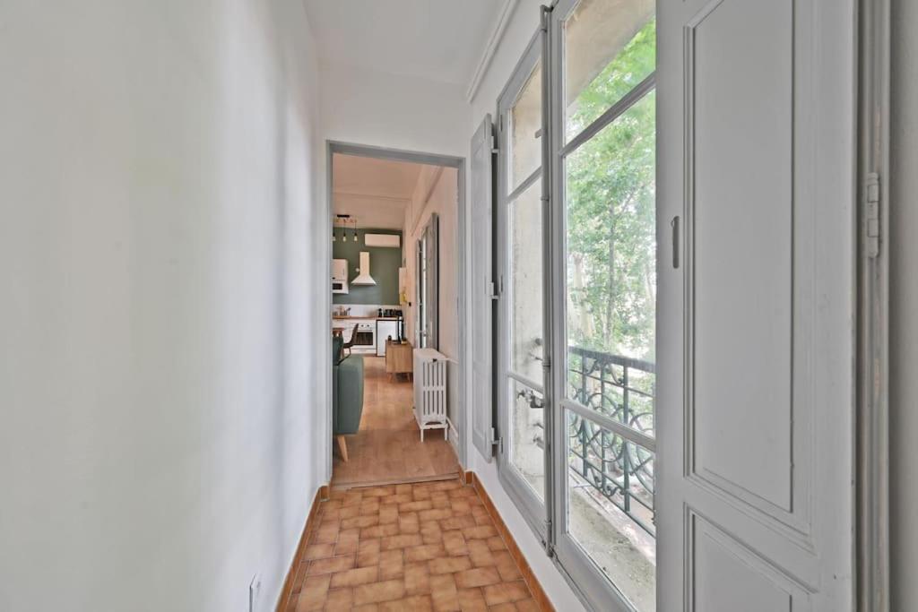 Au Coeur Des Platanes - Parking Gratuit Sous-Terrain - Clim - Balcon Apartamento Avinhão Exterior foto